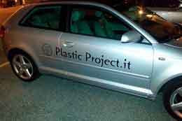 personalizzazione auto con adesivo intagliato | plastic project