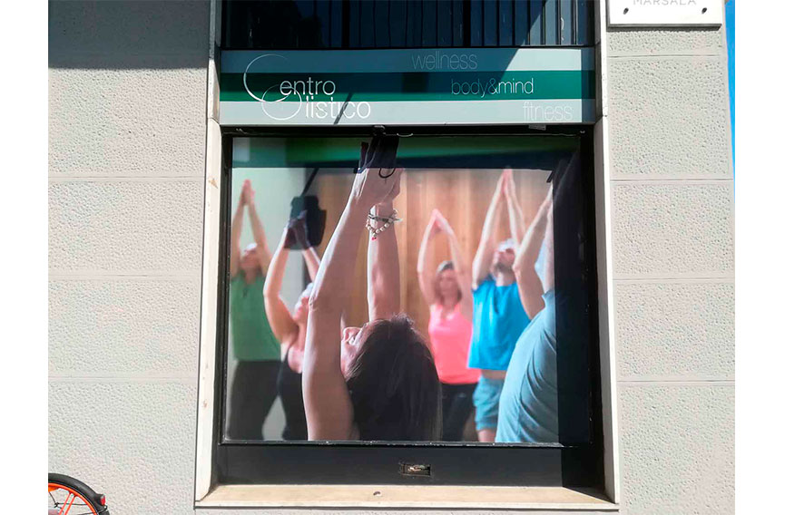 adesivo vetrina centrolistico